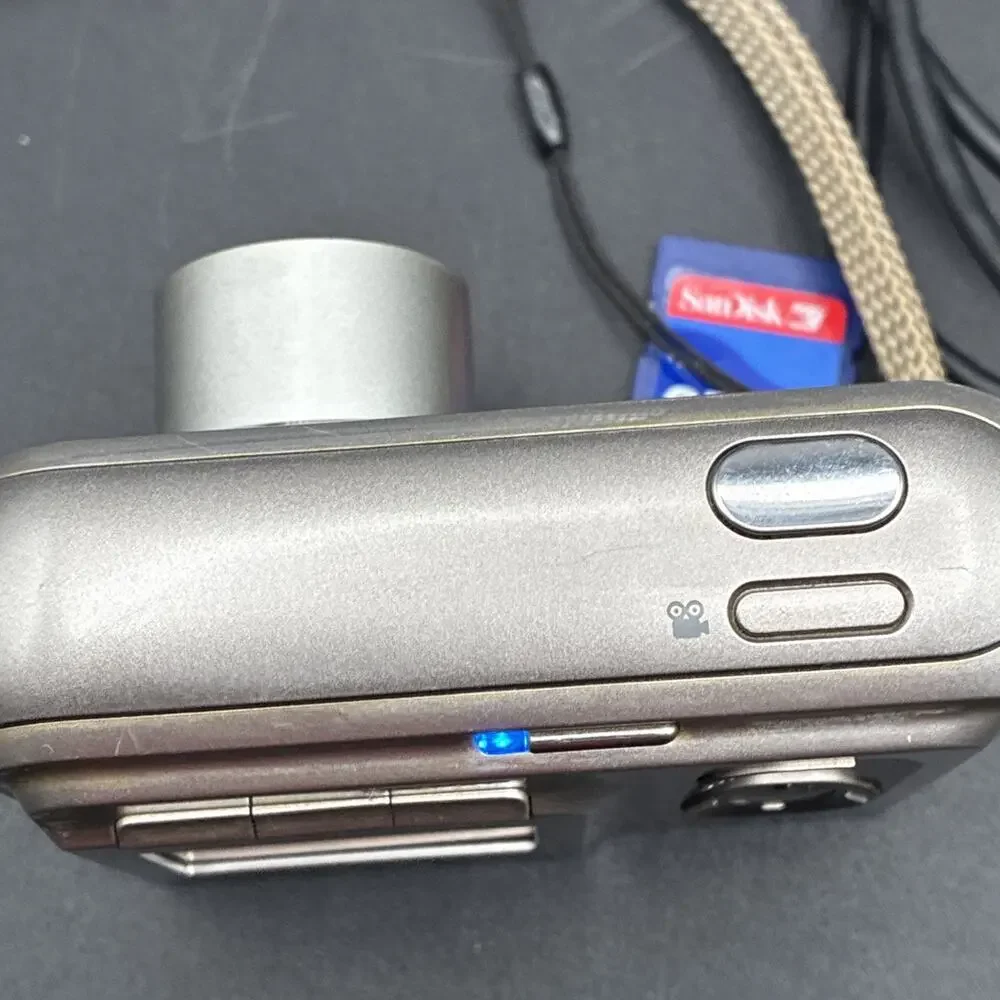 Vintage HP Photosmart M525 Digicam Silver 6.0 MP Digital Camera Retro 2006 Works
